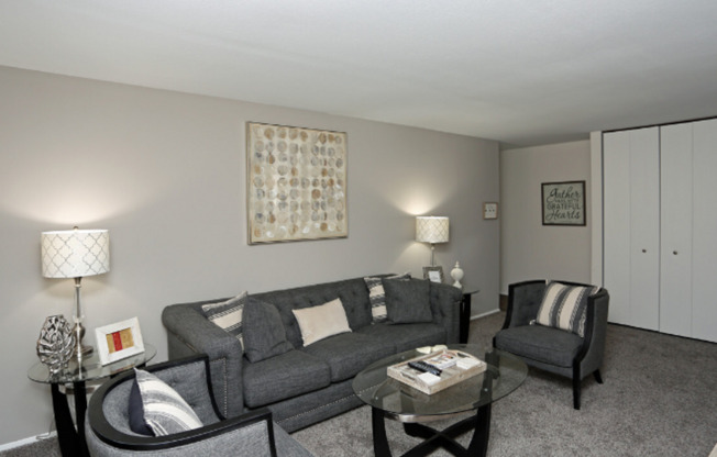 2 beds, 1.5 baths, 680 sqft, $1,350, Unit 240