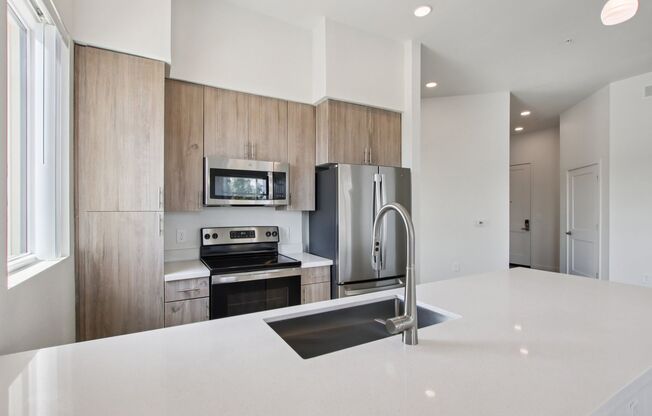 2 beds, 2 baths, 1,161 sqft, $2,260