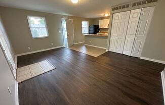 3 beds, 1 bath, $1,095