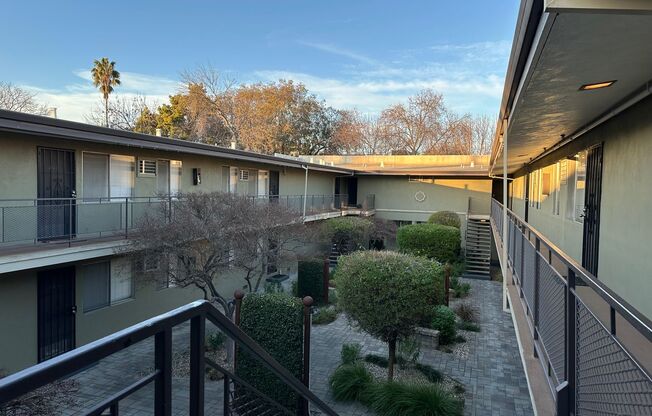 Studio, 1 bath, $1,425, Unit 209