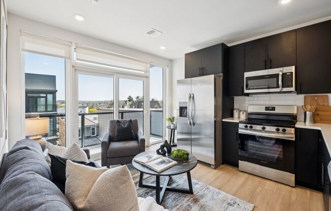 2 beds, 1 bath, 779 sqft, $1,750, Unit 105