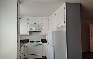 1 bed, 1 bath, 700 sqft, $2,395, Unit 07