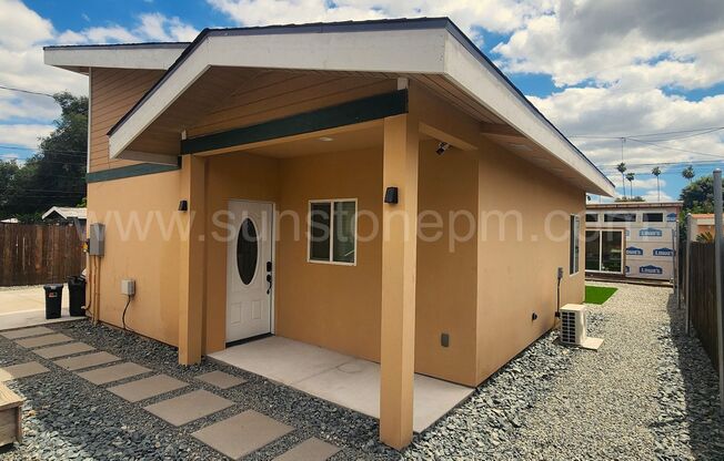 2 Bedroom, 1 bathroom