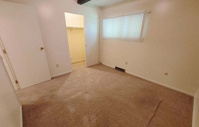 2 beds, 1 bath, $1,200, Unit 1