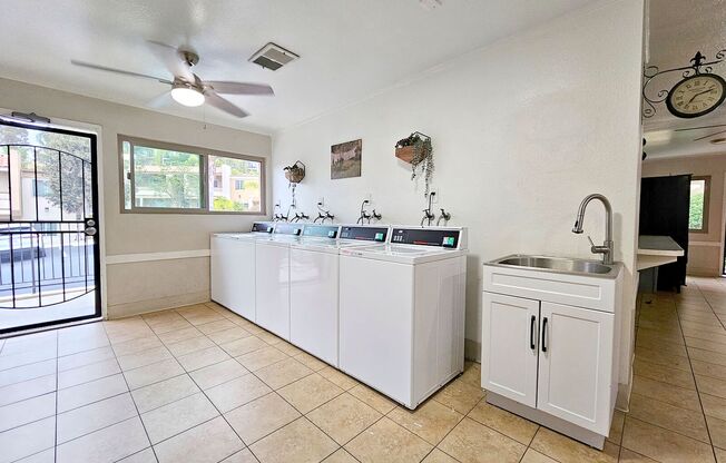 3 beds, 2 baths, $3,025, Unit 59