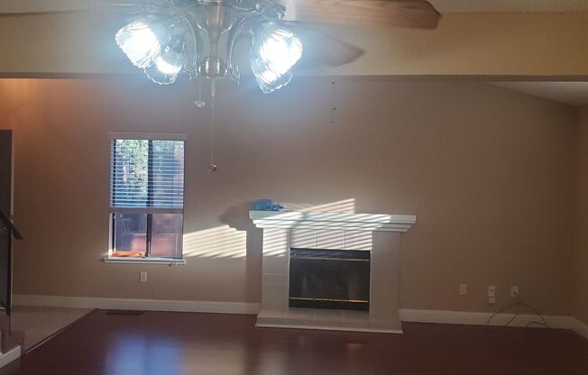 Fantastic Home with 4 Bedrooms in Antioch