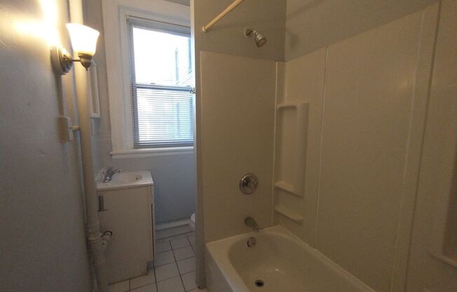 1 bed, 1 bath, 1 sqft, $1,100, Unit 2D