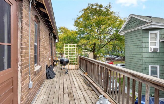 1 bed, 1 bath, 700 sqft, $1,000, Unit 4