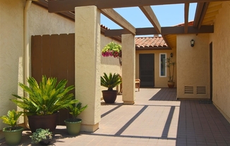 Stunning Panoramic Views in Fashion Valley!