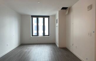 89 E Dedham St 401