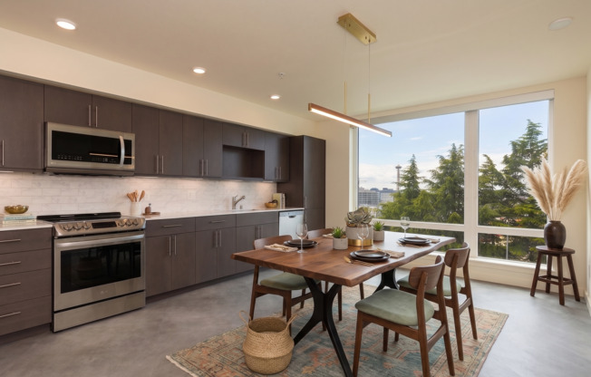 2 beds, 1 bath, 643 sqft, $2,724, Unit 307