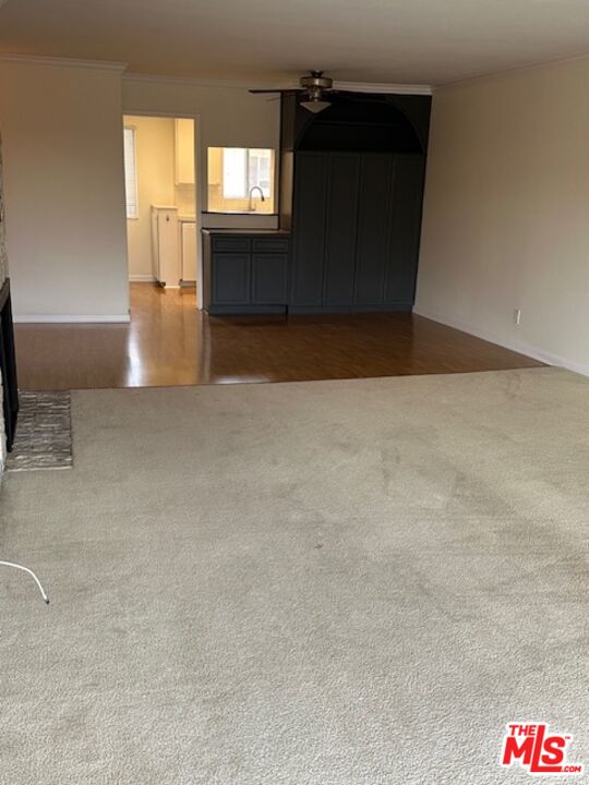 2320 S BENTLEY AVE