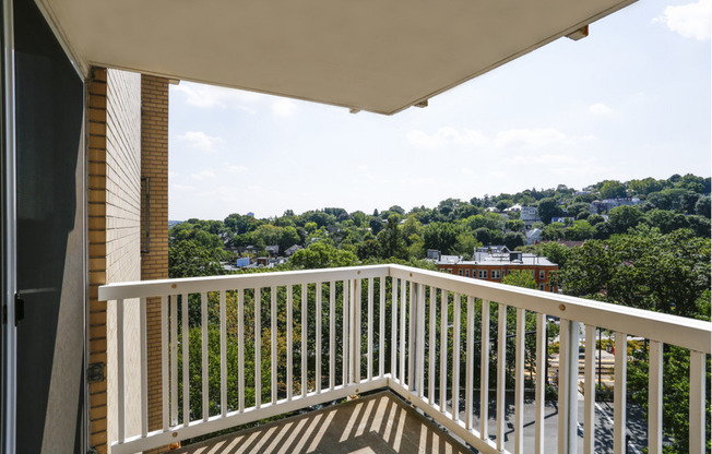 1 BD 1 BA: Beds - 1: Baths - 1.5: SqFt Range - 1003 to 1003