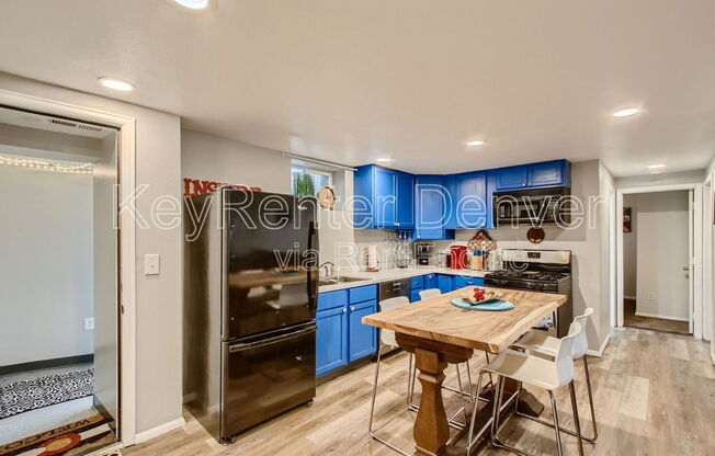10605 W 48 AVE