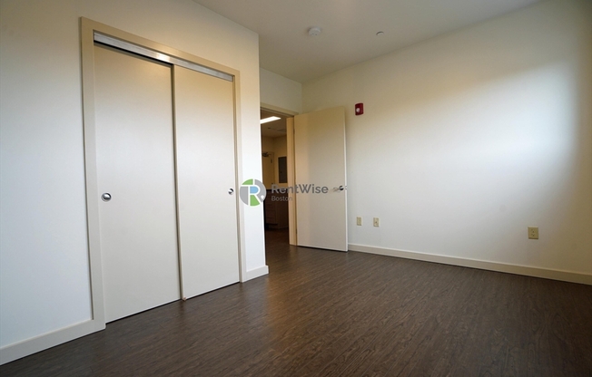 2 beds, 2 baths, 1,000 sqft, $4,220, Unit 301