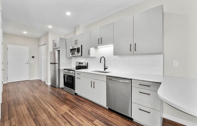 1 bed, 1 bath, 605 sqft, $1,275, Unit 404