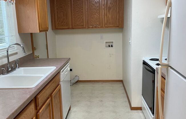 1 bed, 1 bath, 1,200 sqft, $1,495, Unit 415