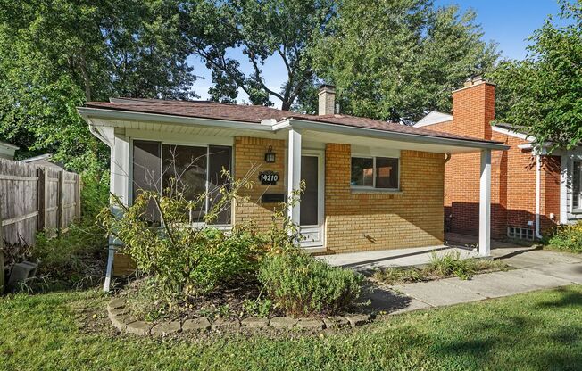BEAUTIFUL 3 BED 1.5 BATH HOME  IN OAK PARK MI