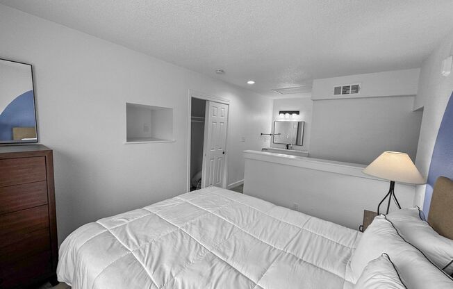 2 beds, 2 baths, 700 sqft, $2,165, Unit BLDG 1036 - APT 205