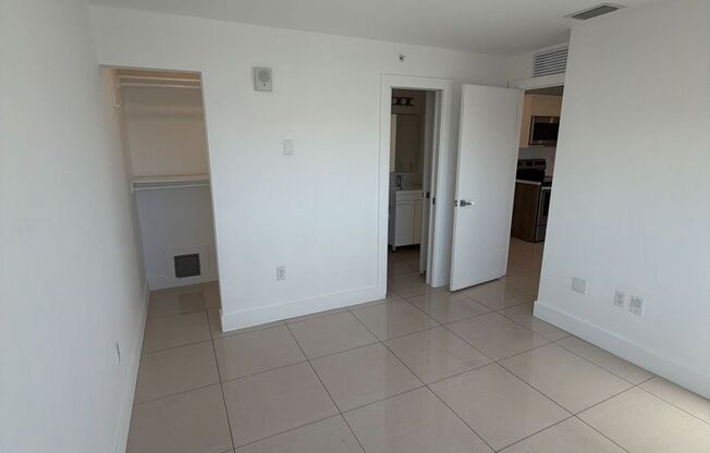 2 beds, 1 bath, 550 sqft, $1,995, Unit 821-205