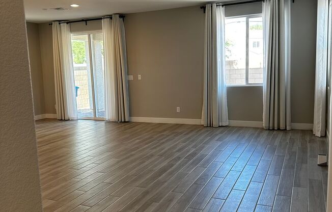 Modern 2-Story Home Built in 2023 – Move-In Ready!