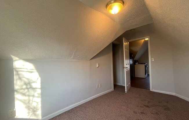 1 bed, 1 bath, 550 sqft, $875, Unit Unit 3