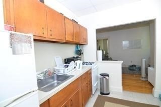 1 bed, 1 bath, 600 sqft, $2,400, Unit 4L