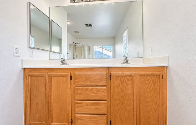 3 beds, 2.5 baths, $2,250