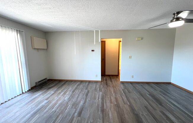 2 beds, 1 bath, 784 sqft, $1,050, Unit A2727-C