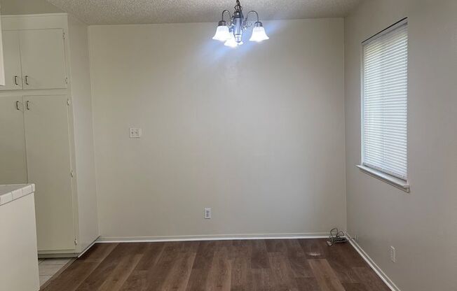 UPDATED 2 BEDROOM CONDO!!