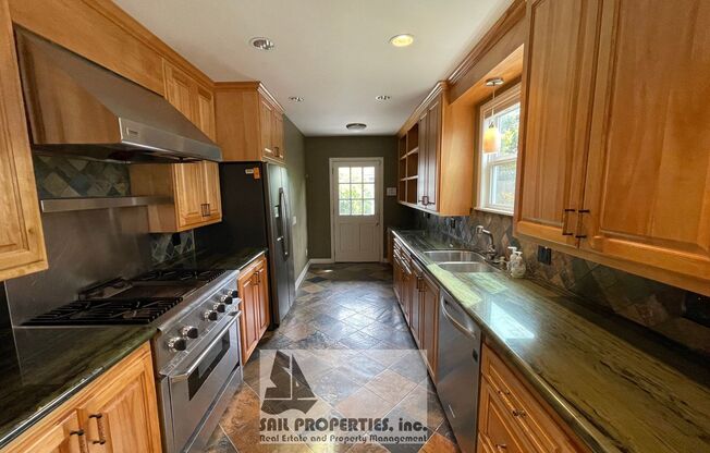 Comfortable Coastal Living in Huntington Beach!