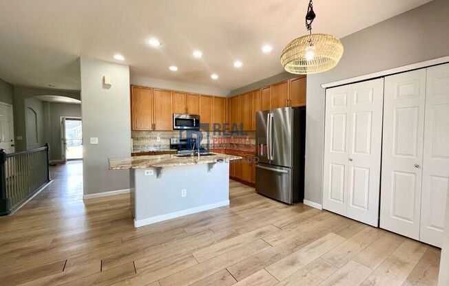 1316 S DUQUESNE CIR