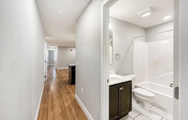 Venango Apartments | Luxury 2 Bedroom, 2 Bathroom Residences in Philadelphia