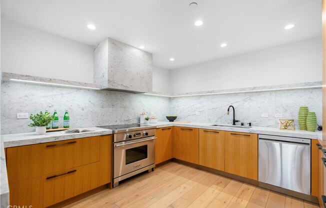 2 beds, 3 baths, 2,230 sqft, $11,000, Unit 14F