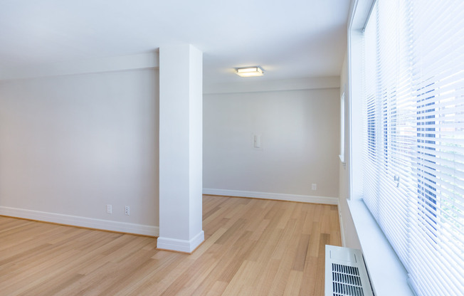 Studio, 1 bath, 433 sqft, $2,050, Unit 0404