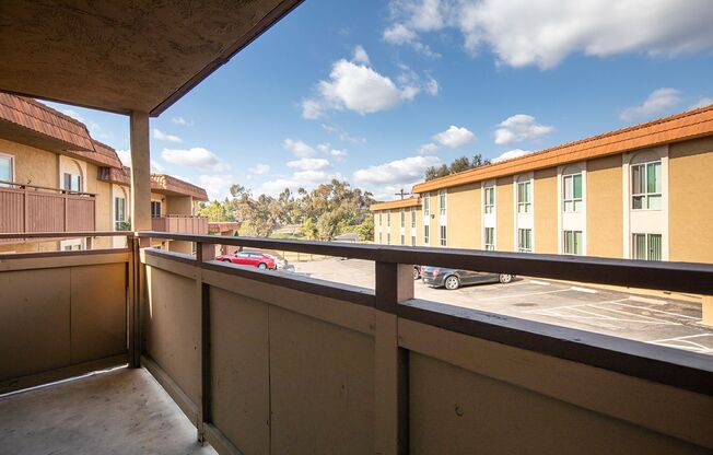 2 beds, 1 bath, 896 sqft, $2,395, Unit B-34