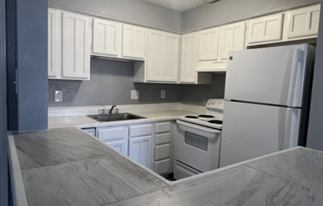 1 bed, 1 bath, 470 sqft, $749, Unit 721