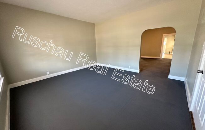 2 beds, 1 bath, $1,045