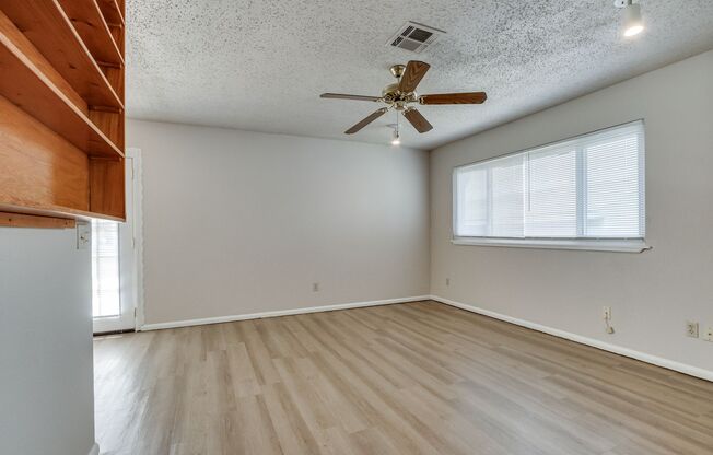 Available Now!!! 3 Bed 1.5 Bath Home In CARL ALBERT SCHOOLS!!!