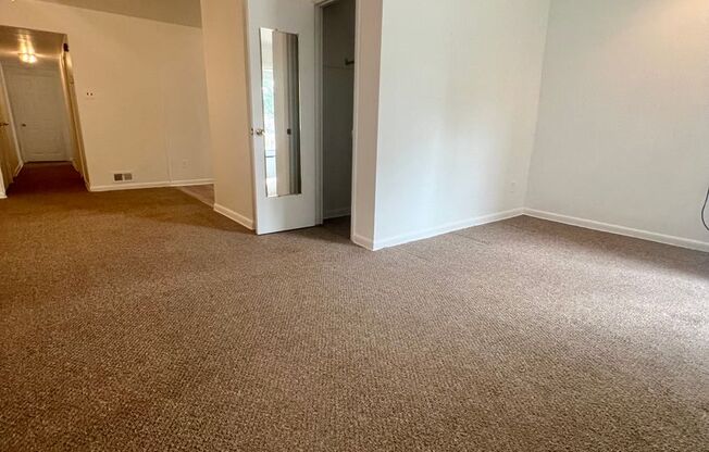 Stunning 2-Bedroom Apartment in Rhawnhurst! Available NOW!