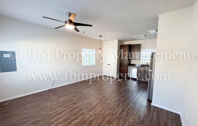 1 bed, 1 bath, 600 sqft, $1,300, Unit B