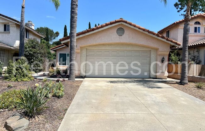 Escondido, 1121 Rachel Cir, Travertine Tile Floors, AC, Fireplace, Attached 2 Car Garage w/ Opener.