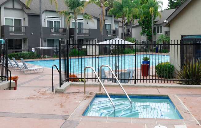 Hot Spa at Canyon Club Apartments