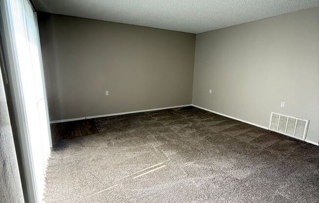 2 beds, 2 baths, 966 sqft, $1,208, Unit 2002