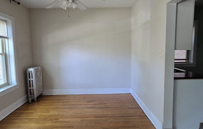 908 Reba Pl