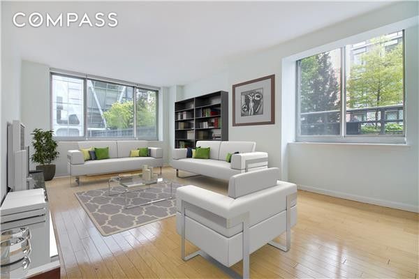 520 W 23 ST