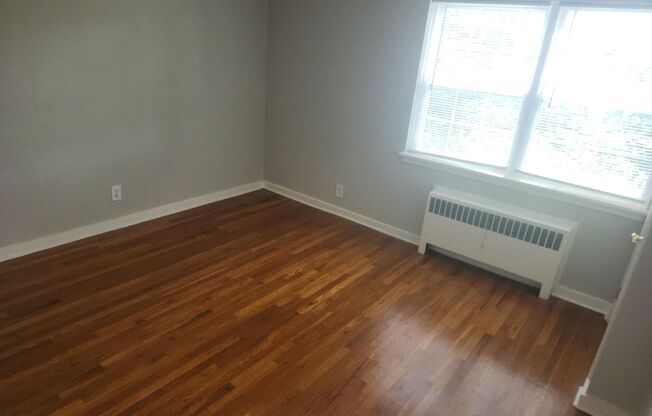 2 beds, 1 bath, 897 sqft, $2,265, Unit A-05