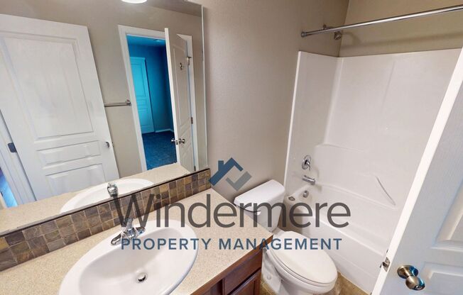 2 beds, 1 bath, 880 sqft, $1,495, Unit chin287-1