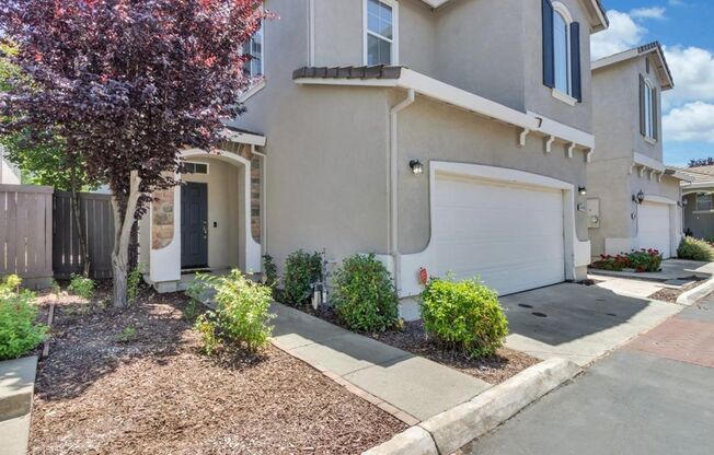 Beautiful 3 bed 2.5 bath in Natomas!