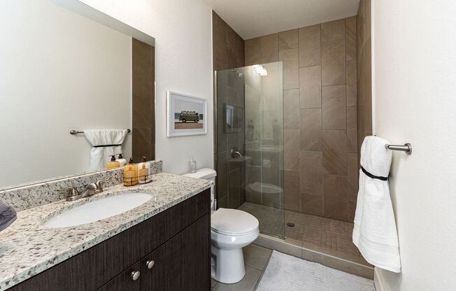 2 beds, 2 baths, 855 sqft, $1,795, Unit 5661 #203 Silverstone